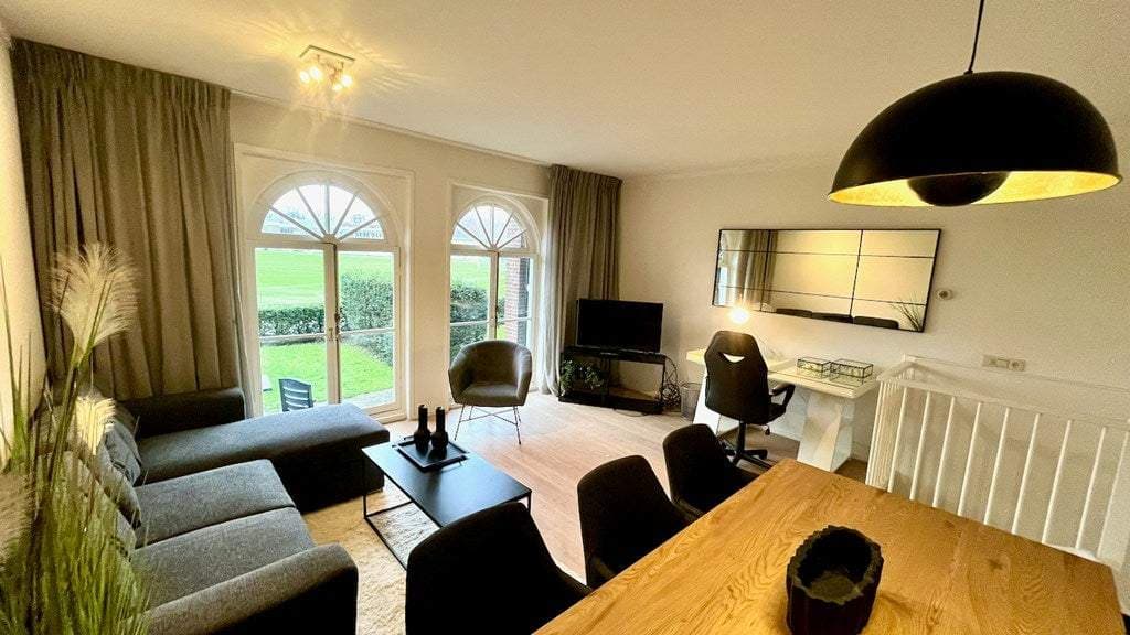 Flat Van Hogenhoucklaan, Den Haag - For Rent