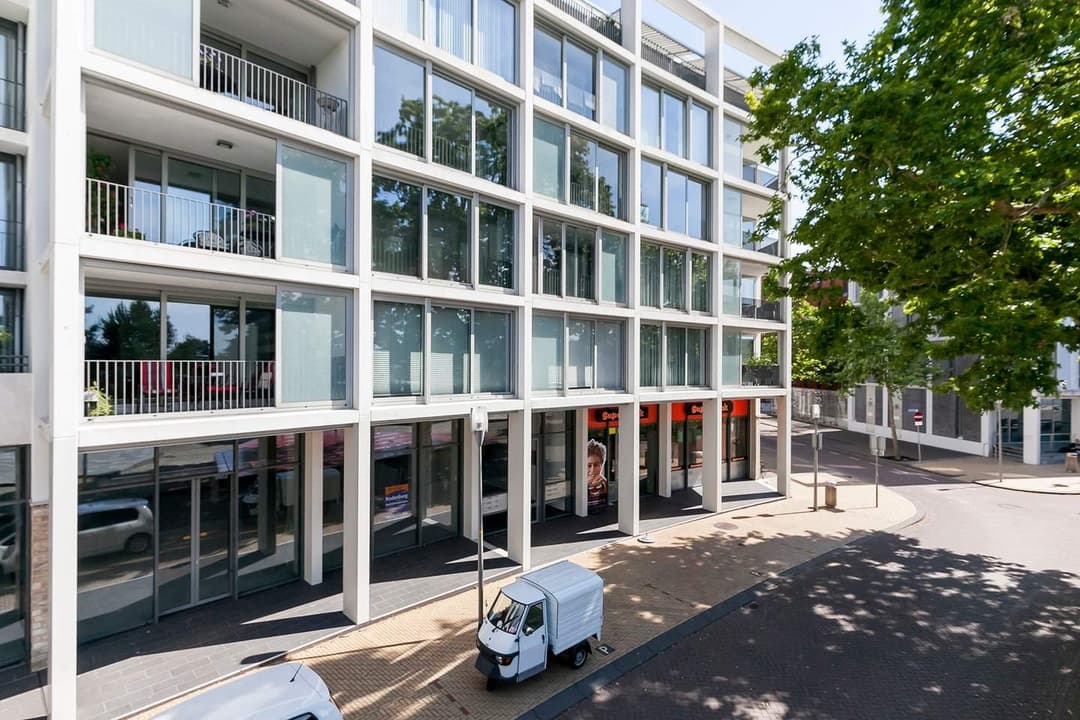 Ruim 3-Kamer Appartement op Stationsplein 727, Apeldoorn - Te Huur