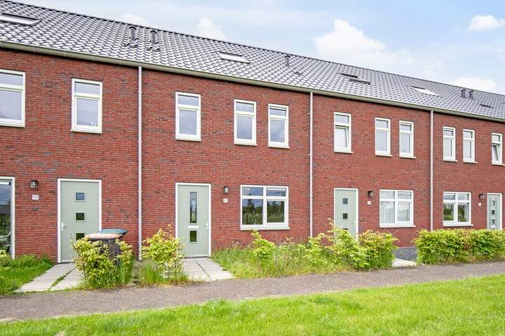 Luxury Three-Bedroom House in Zuidbroek, Apeldoorn - For Rent