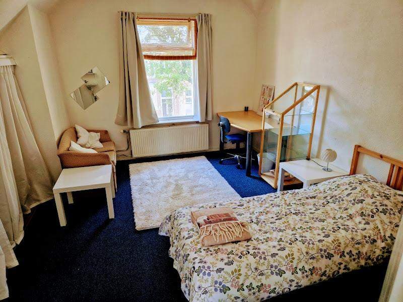 Furnished Room Steynlaan, Zeist - Female Only