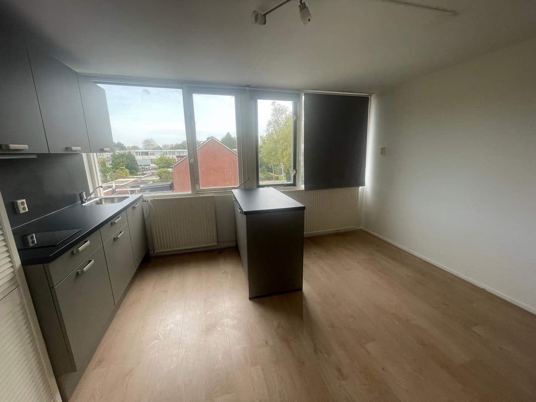 Onbehangkamer te Huur aan de Topaasstraat, Groningen