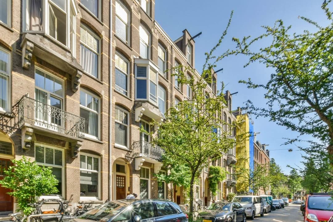 Spacious 5-Bedroom Apartment on Nieuw Wouwermanstraat 12-H, Amsterdam - For Rent