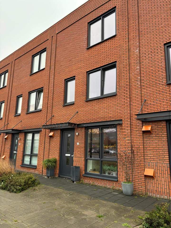 Tussenwoning Frezerij, Hengelo (OV) - For Rent