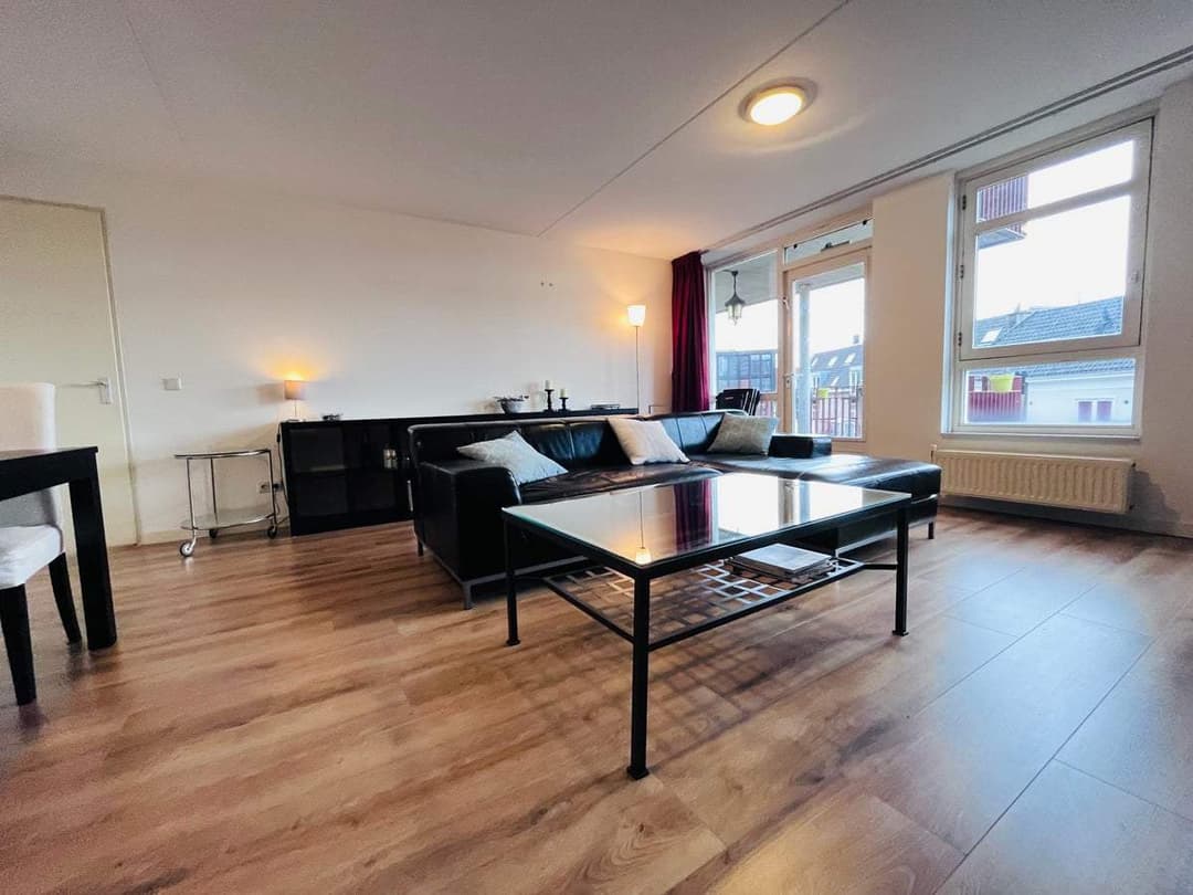 Flat Muzenstraat 100, Den Haag - Te Huur