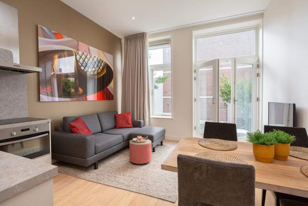 Appartement Laan Copes van Cattenburch 69-H, Den Haag - Te Huur
