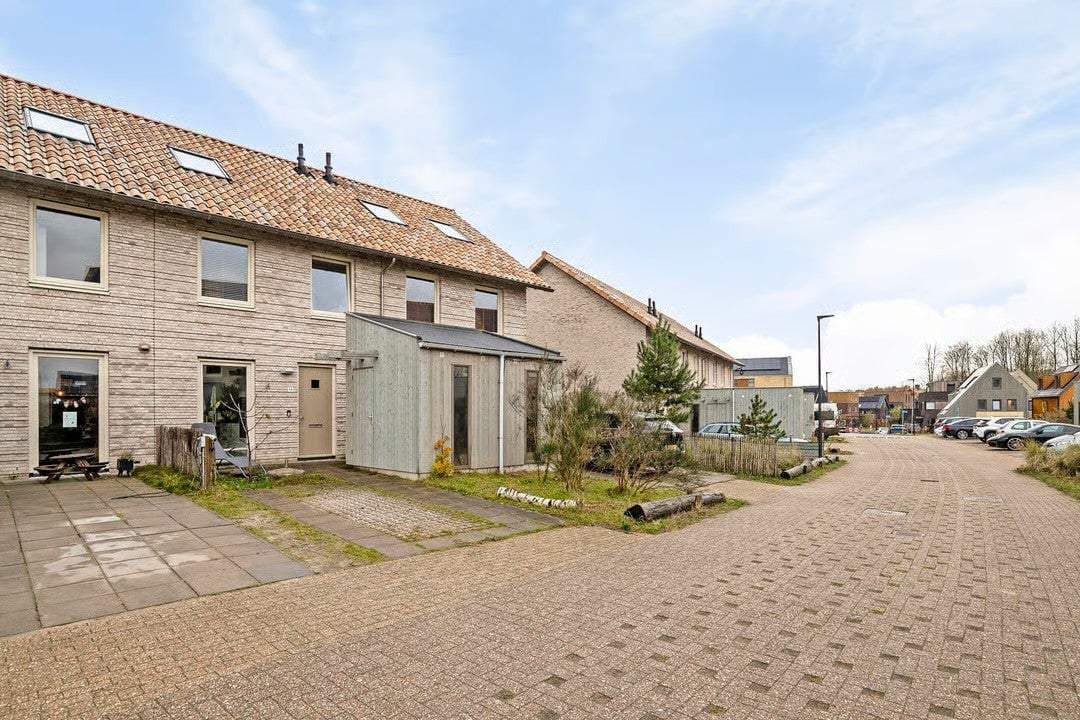 Rijtjeswoning Duinbeekstraat, Almere - Te Huur