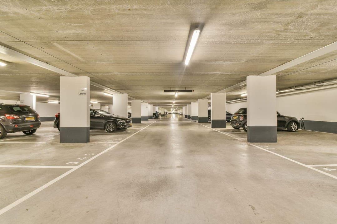 Parking Space Oostelijke Handelskade, Amsterdam - For Rent