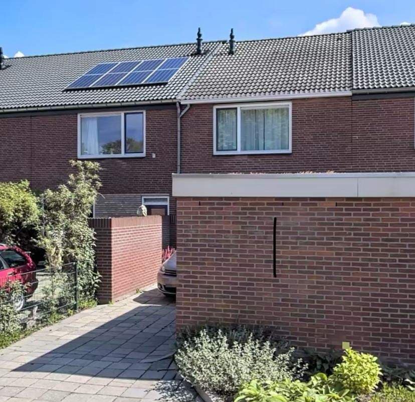 Tussenwoning Bazuinstraat, Venray - Te Huur