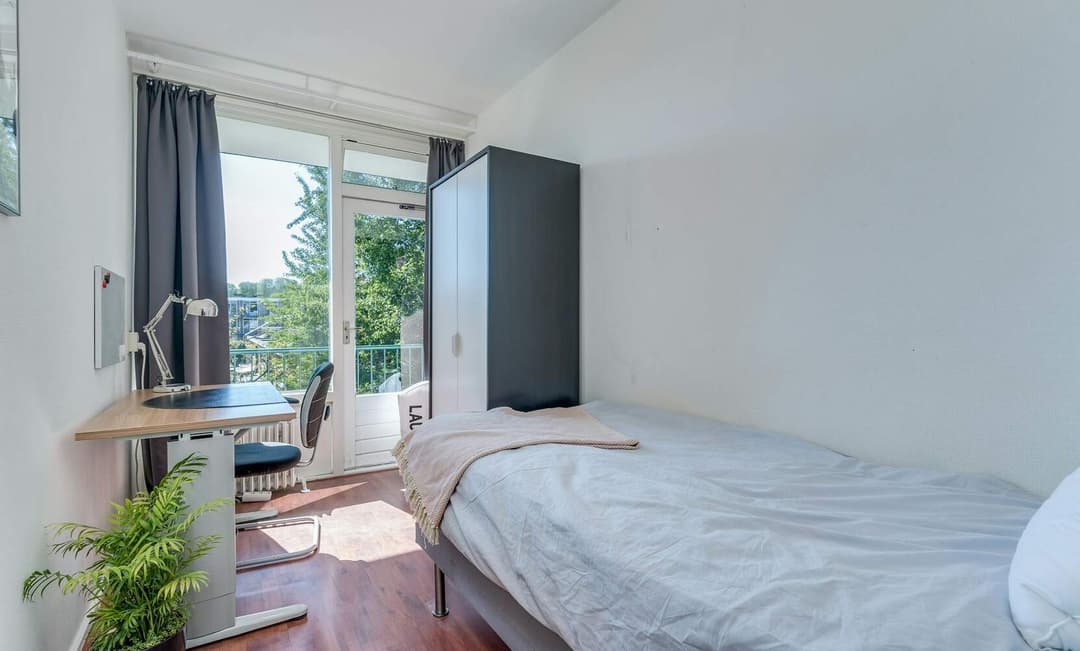 Kamer in Aernt Bruunstraat, Rotterdam - Te Huur