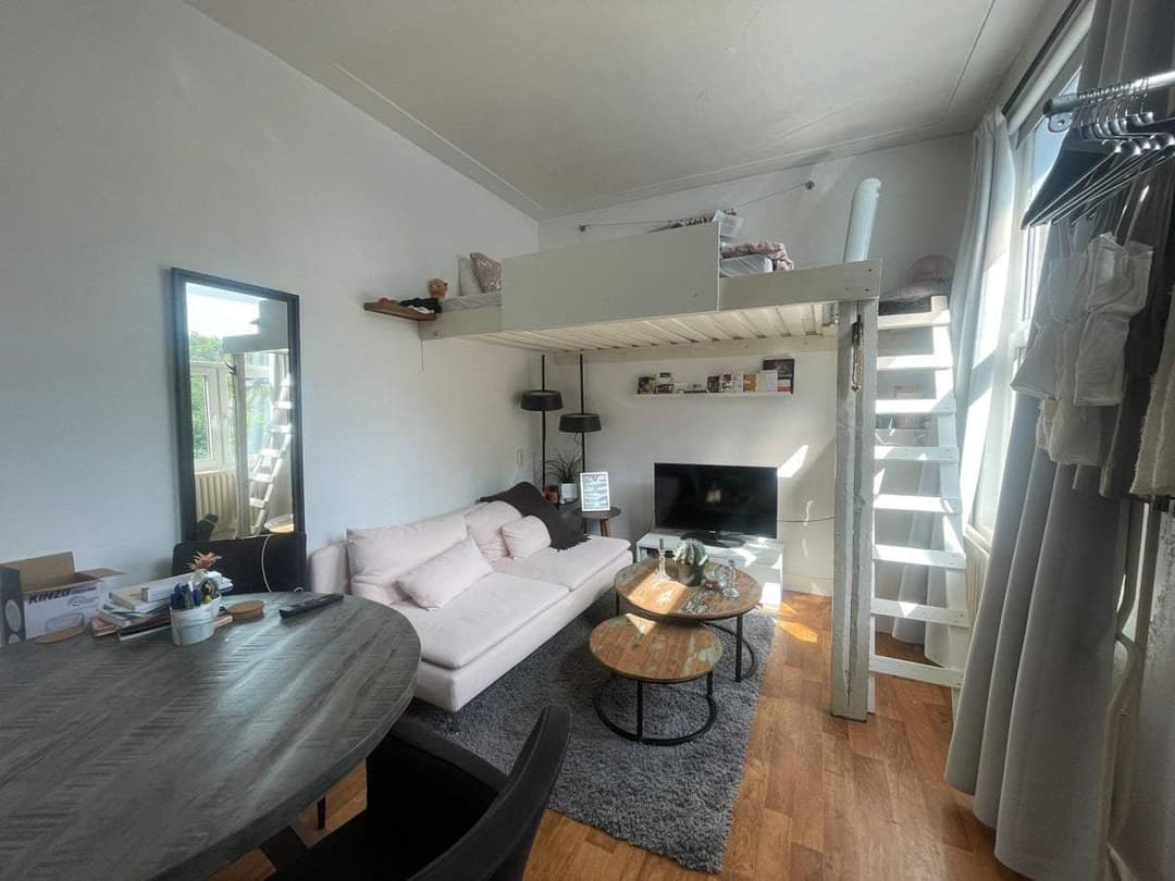 Room Bisschop Zwijsenstraat, Tilburg - À louer