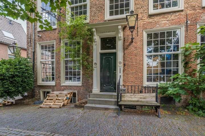 Pieterskerkhof 22, Leiden - Maison de ville monumentale à louer