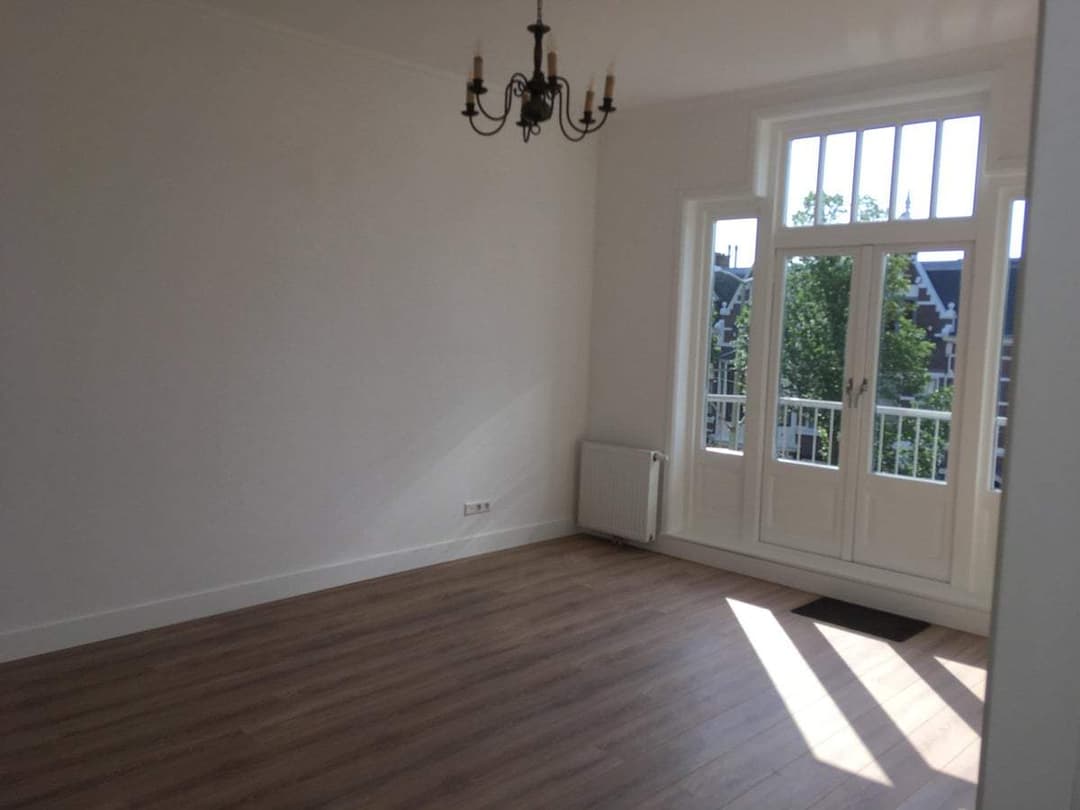 Flat Laan van Meerdervoort, The Hague — 2-Bedroom, 65 m²