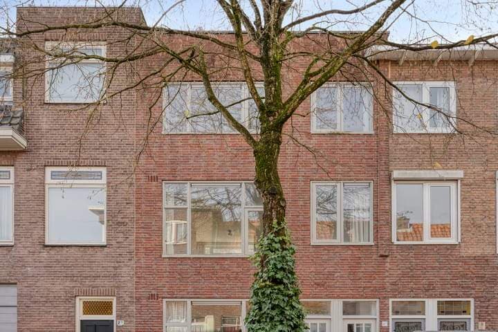 4-Room Upper-Floor Apartment, Hermannus Elconiusstraat, Utrecht - For Rent