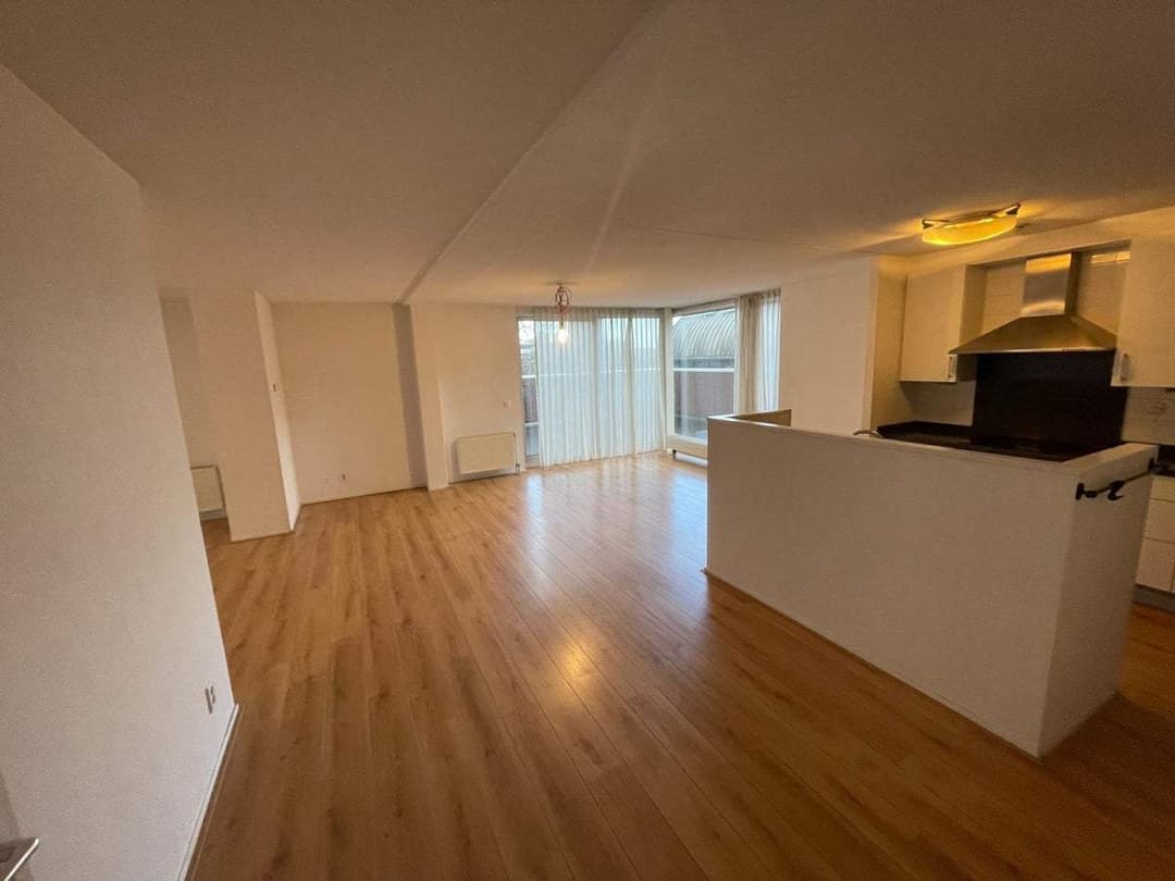 Flat St. Jacobstraat, Den Haag - For Rent