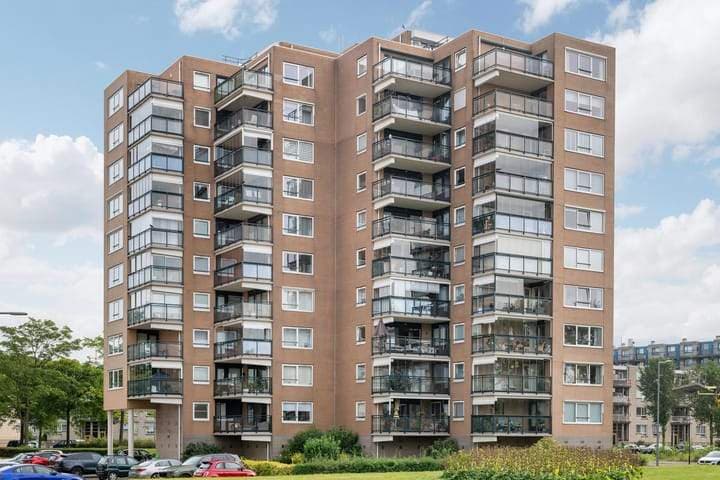 3-Room Apartment Buitenbassinweg, Rotterdam - For Rent