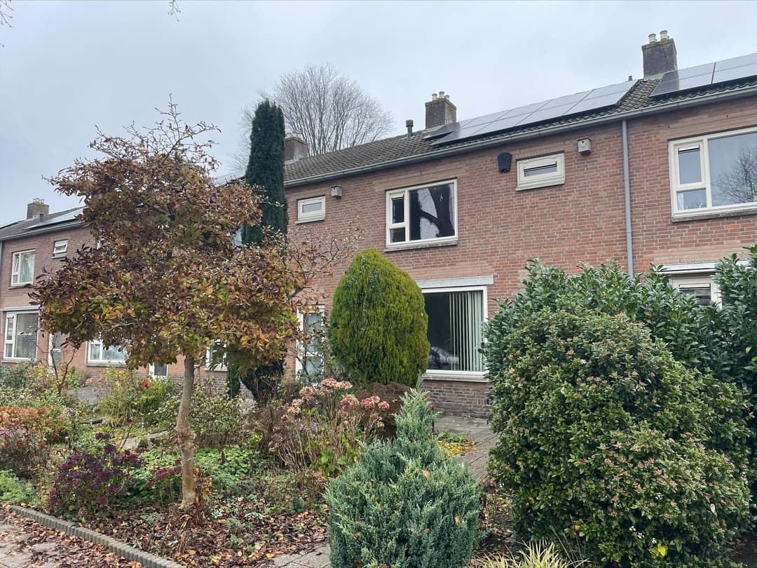 Tussenwoning van Goghlaan 23, Heerenveen - For Rent