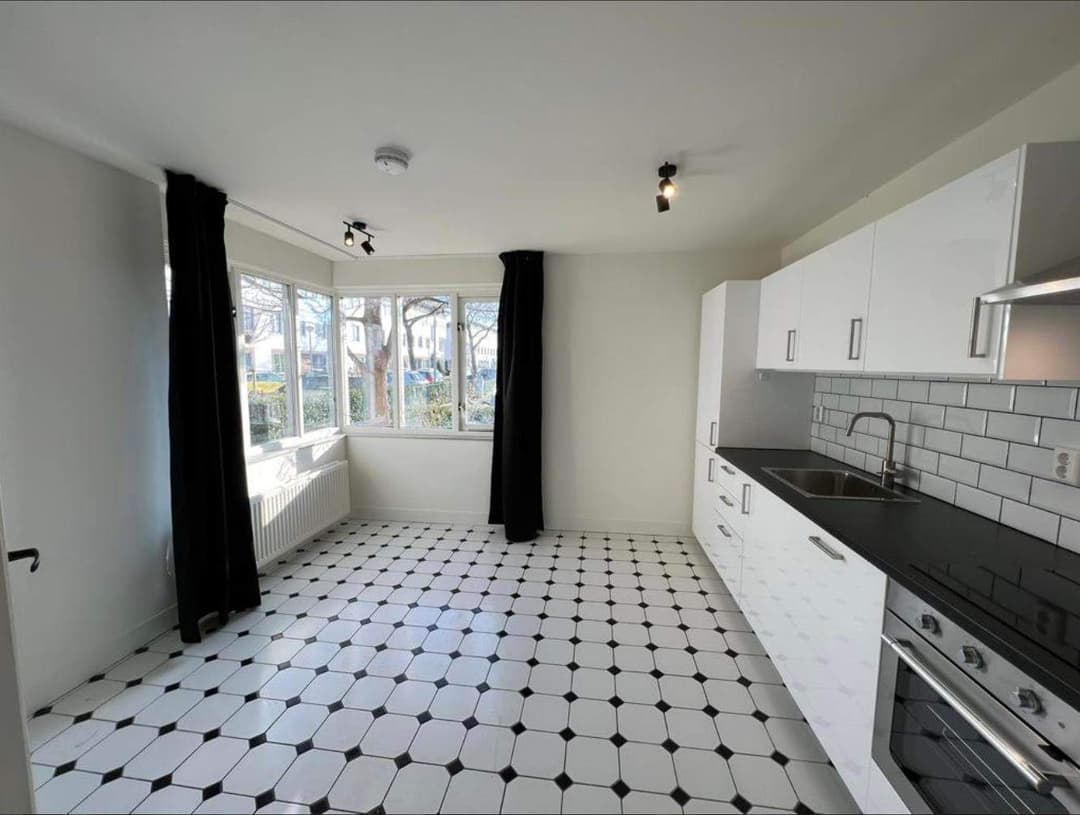 Furnished Room for Rent - Jan Olphert Vaillantlaan, Amsterdam