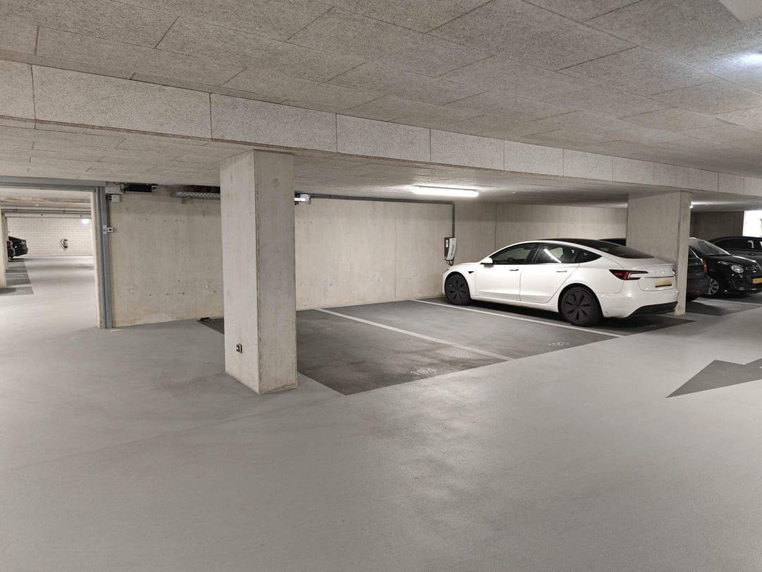 Privéparkeerplaats Rosy Wertheimstraat 1082 MZ Amsterdam - Te Huur
