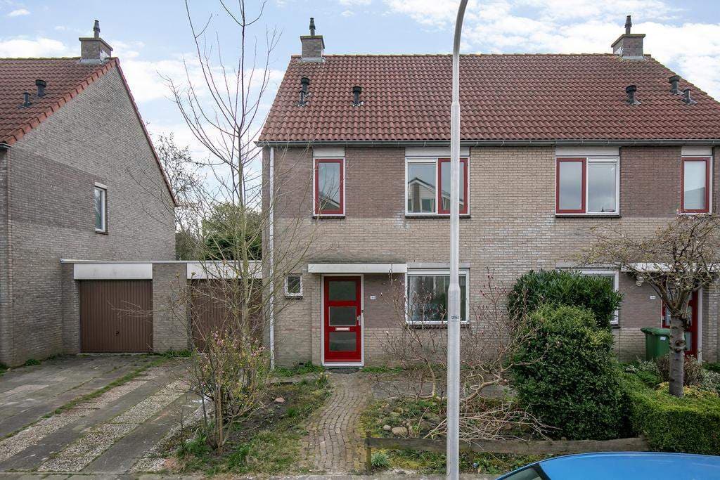 Zenegroen 144, 8935 KN Leeuwarden - For Rent