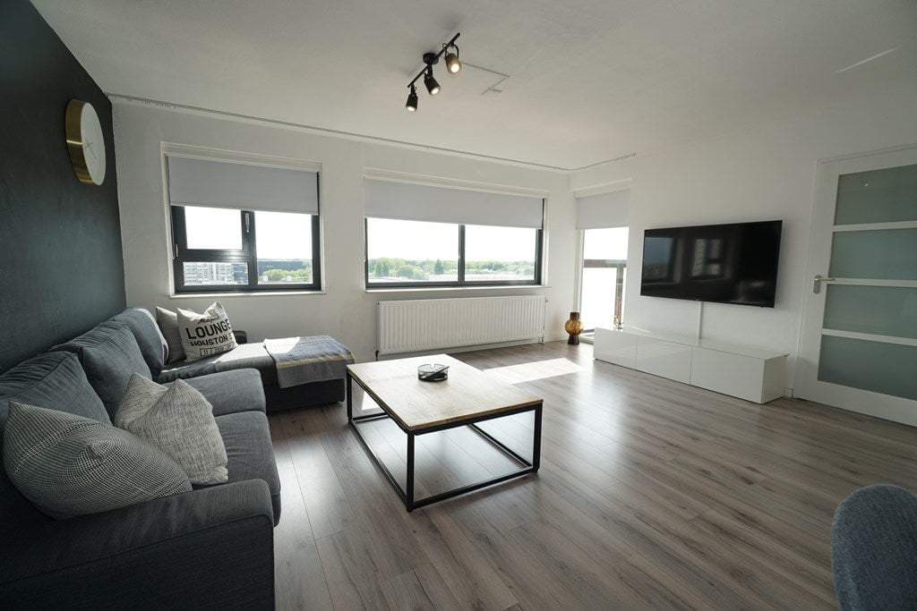 Flat Zuidplein, Rotterdam - For Rent
