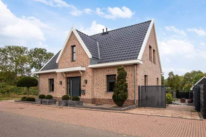 Family Home Voordijk, Barendrecht - For Rent