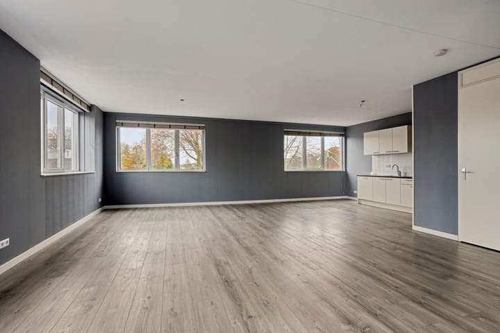 Dit prachtige maisonnette-appartement bevindt zich in het hart van het centrum van Drachten.