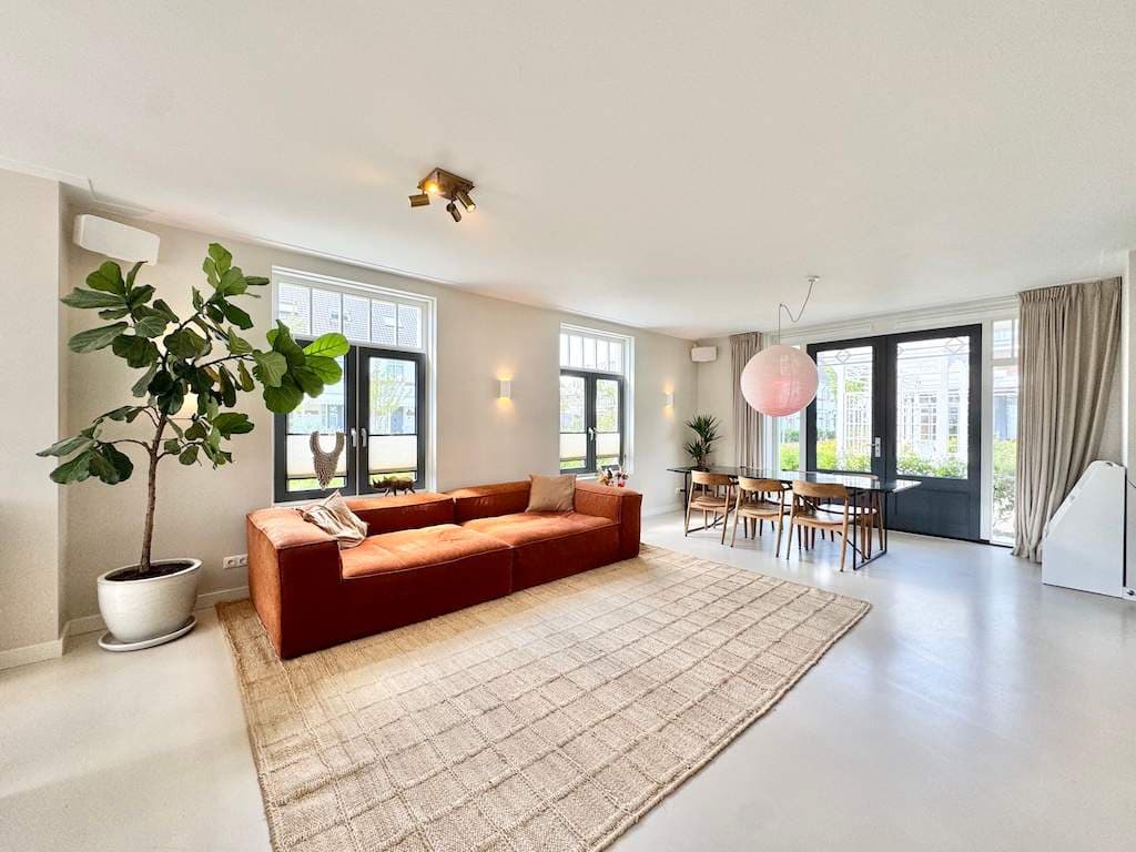 Fort Blauwkapelhof 14, Weesp - Gemeubileerde 4-Slaapkamerwoning te Huur