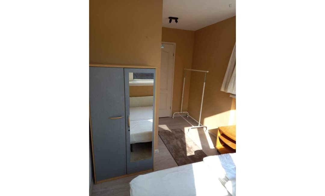 Kamer in Huntum 76, Amsterdam - Te Huur