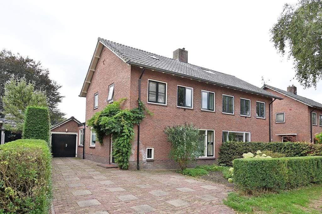 Casa pareada Berkenlaantje 121, Laren (NH)