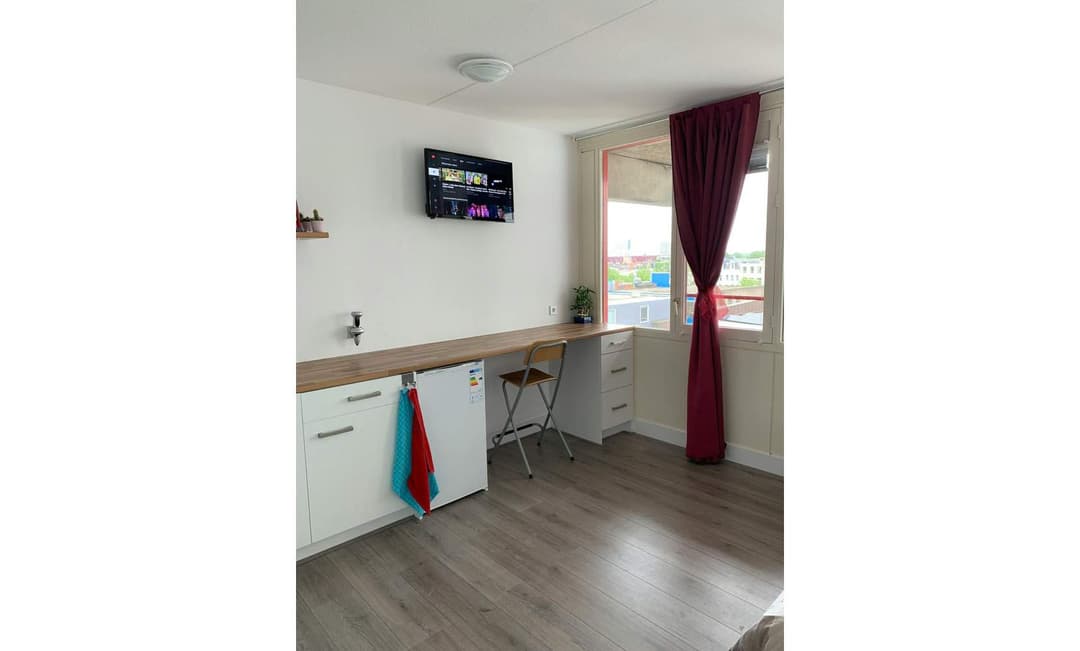 Room in Mauritsplaats, Rotterdam - For Rent
