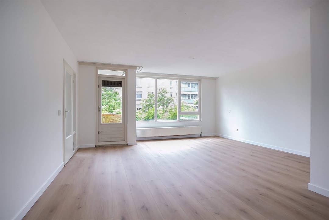 Appartement Bart De Ligtstraat 48, Amsterdam - Te Huur