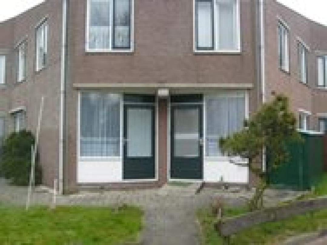 Minnehof 12, Marken — 2-Zimmer-Wohnung im 1. Obergeschoss
