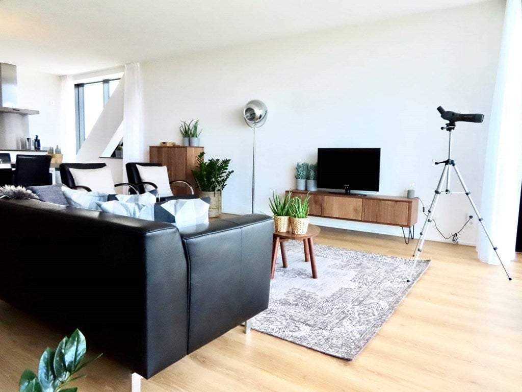 Flat Anna van Buerenplein, Den Haag - For Rent