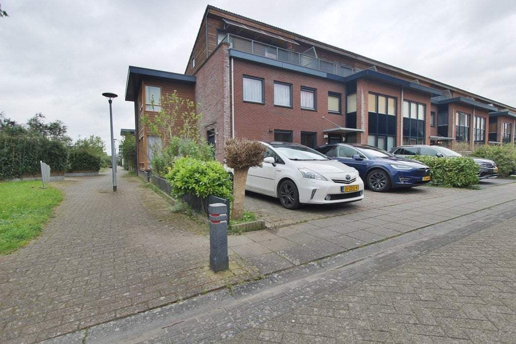 Maison Delacroixstraat, Almere - À Louer