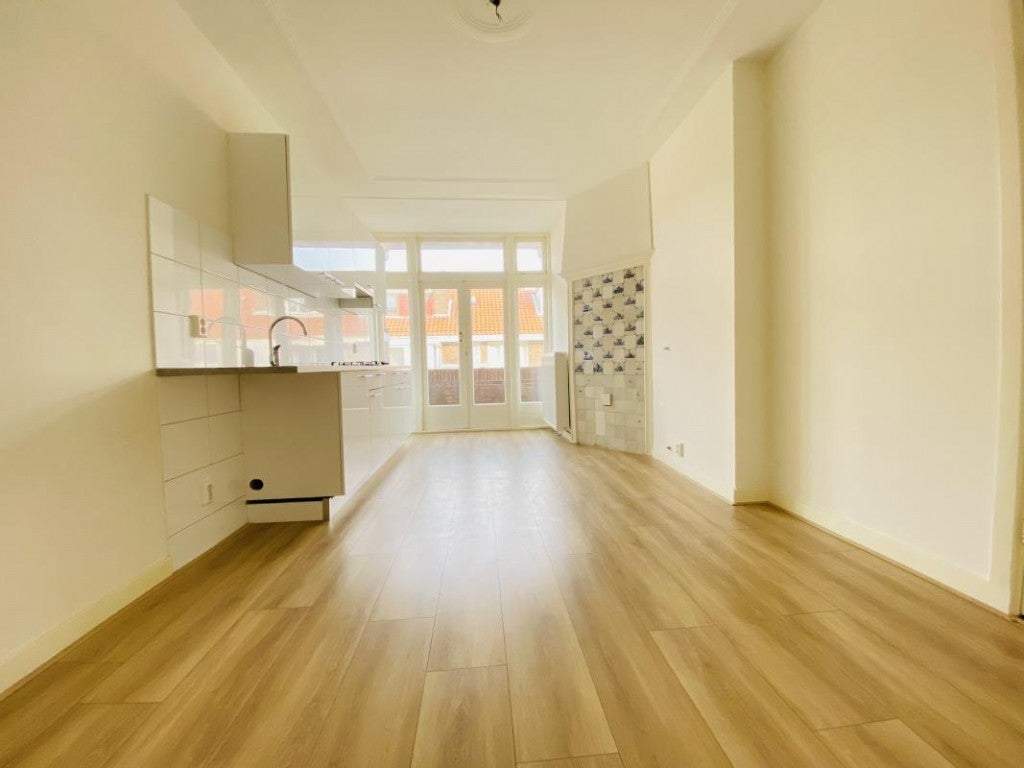 Flat Van Zeggelenlaan 200, Den Haag - Te Huur