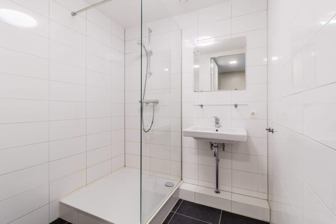 Apartment 's-Gravelandseweg 693, Schiedam