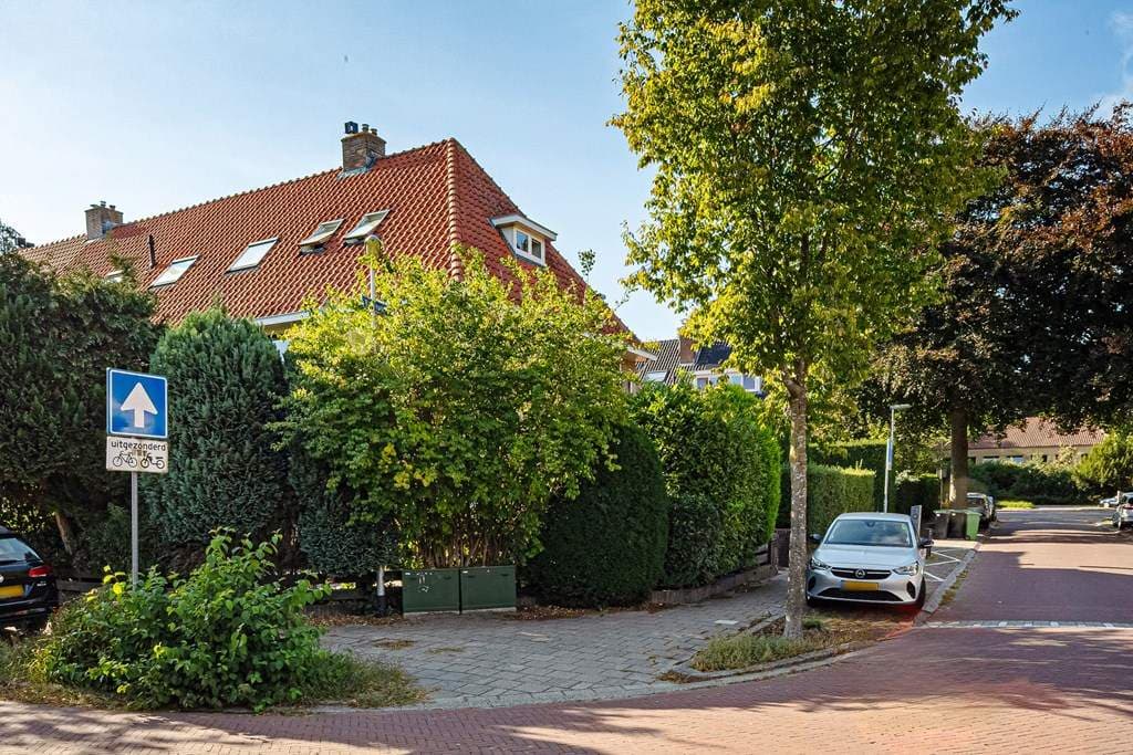 Corner House Bisonstraat, Bussum - Zur Miete