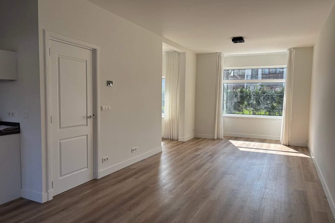 Casa Familiar en Esquina Grote Hout o Koningsweg 10, Velsen-Noord - En Alquiler