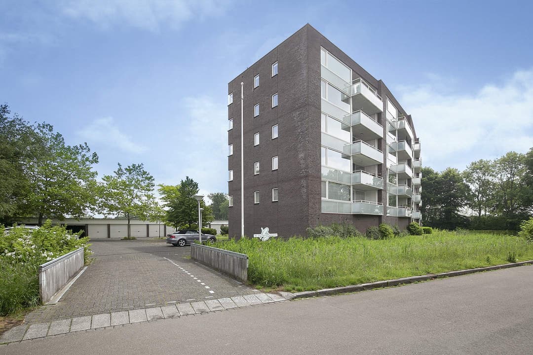 Appartement Bloemersmaborg 148, Groningen - Te Huur