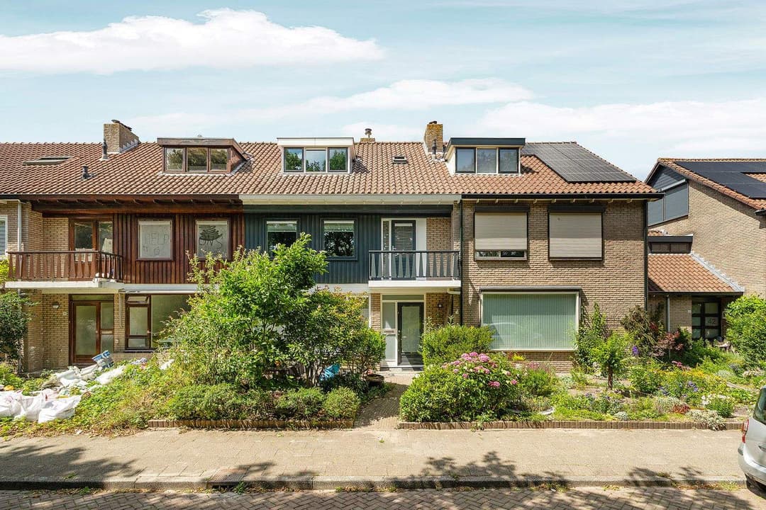 Vincent van Goghsingel 46, 2182 LP Hillegom - Family House for Rent