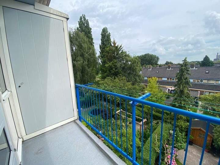 Apartamento de 4 habitaciones en W.H. van Leeuwenlaan, Delft - En alquiler