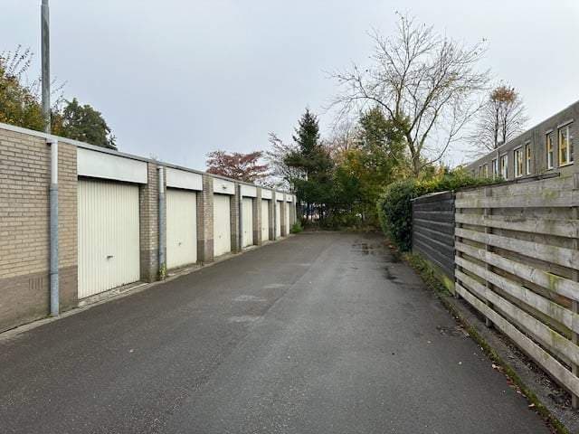 Garage Box Anna Bijnspad, Haren - For Rent