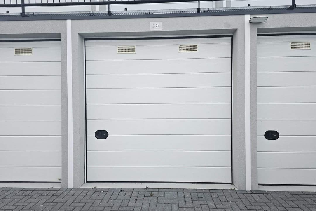 Garage Box Buitenbulkweg 2-244005 LA Tiel - En Alquiler