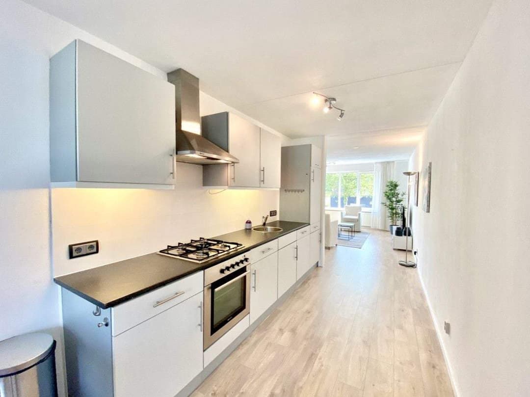 Flat Meerstraat, Almere - Zur Miete