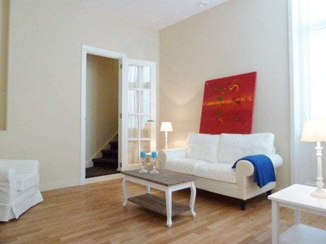 Flat Plaats, Den Haag - Te Huur