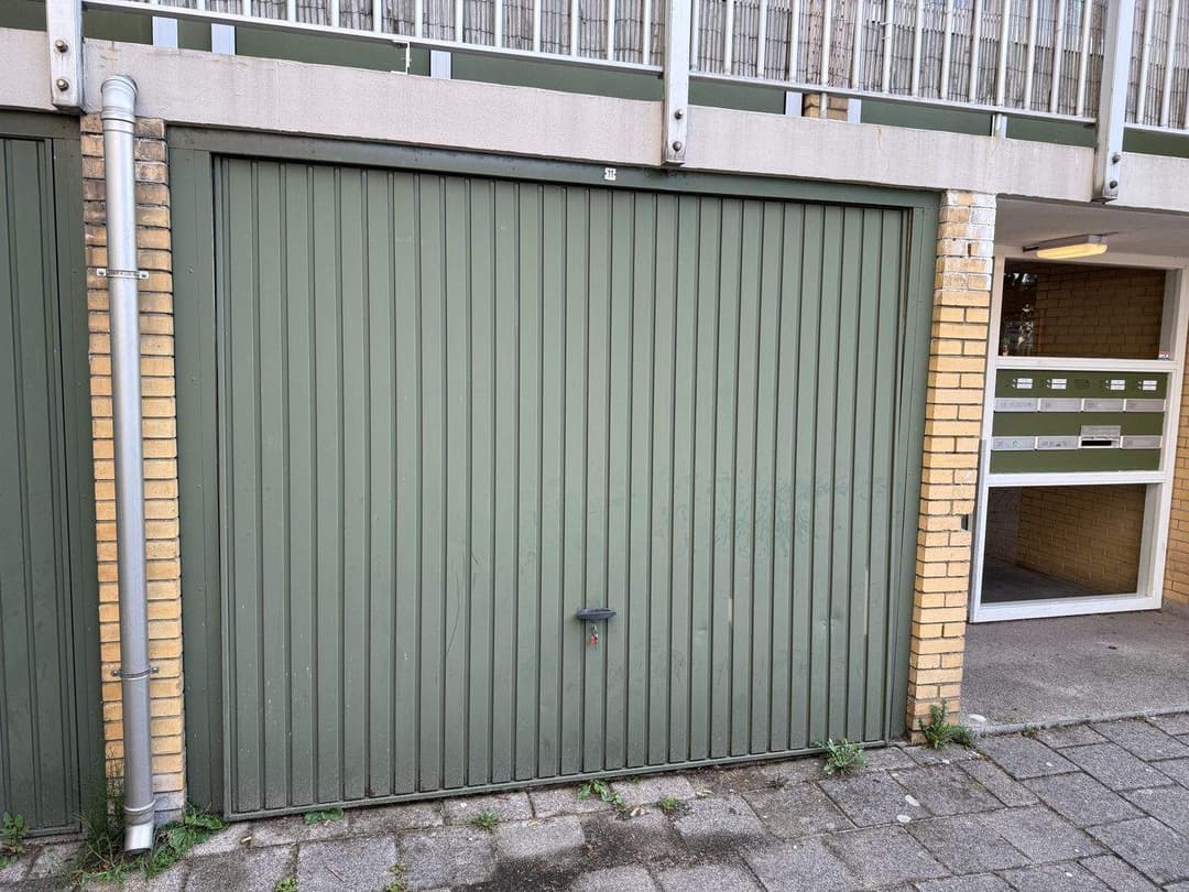 Garagebox Einsteinlaan 1171 VT Badhoevedorp - For Rent