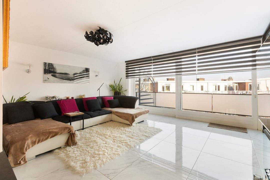 Maisonette Zuidhoek 343, Rotterdam - For Rent
