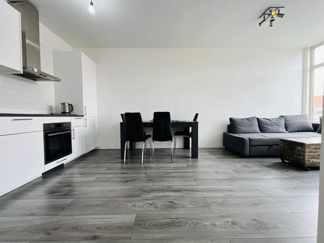 Flat Van Musschenbroekstraat 213 A, Den Haag - Te Huur