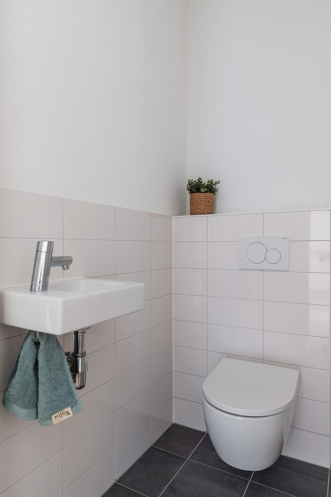 Two-Room Apartment C.T. Storklaan 191, Rijswijk - For Rent