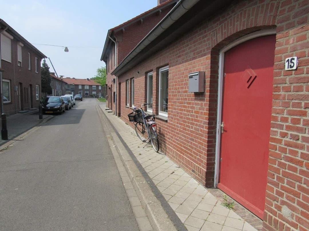 Room Paus Leo XIII plein, Maastricht - For Rent